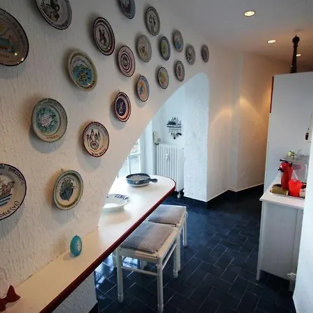 Διαμέρισμα Sleeps 6 Air Con